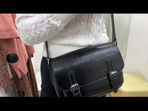 ❤️ Melancap awam perempuan jalang FeralBerry dengan dildo di dalam bilik pemasangan ❤️ Lucah Rusia pada kami ms.com-full-porner.ru ❤